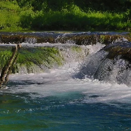 Lagoon Hébergement de vacances Bihać
